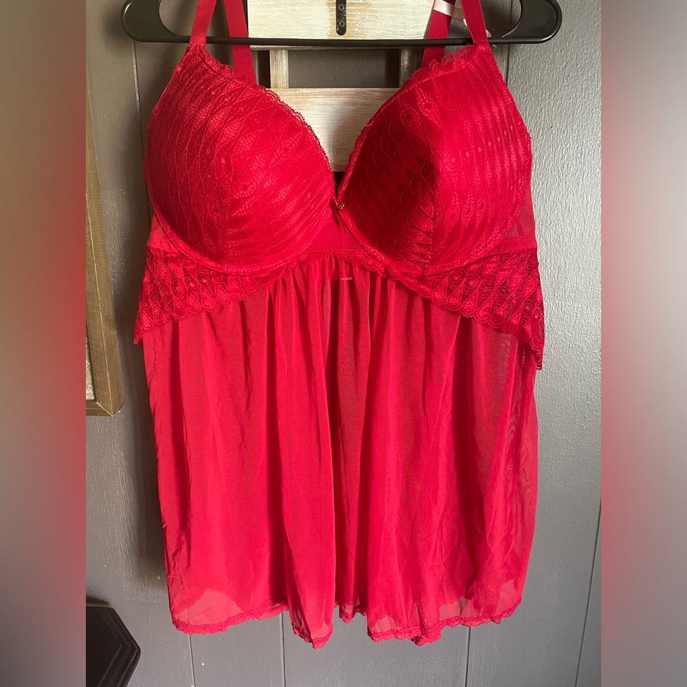 NWOT 1X Women’s Daisy Fuentes Intimates Red Lace Longline Molded Push Up